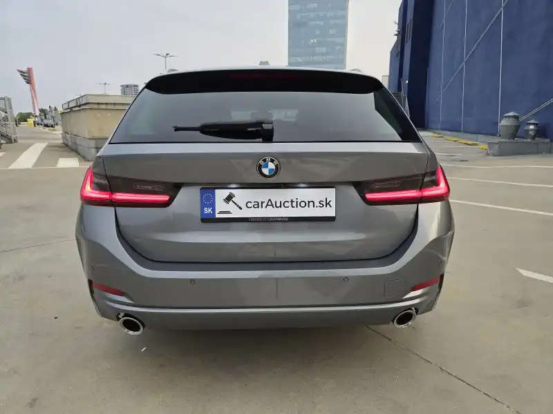 vehicleImage