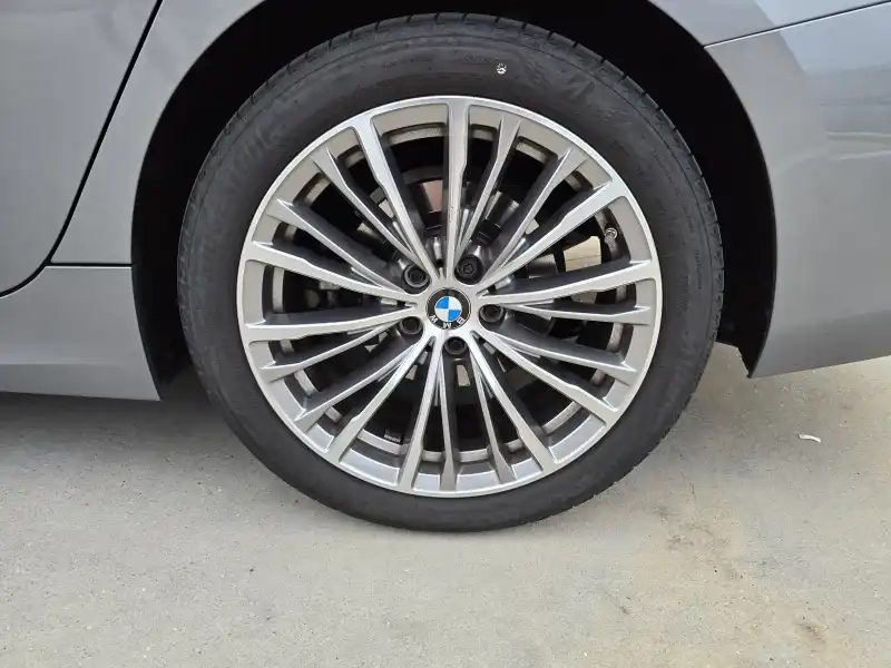vehicleImage