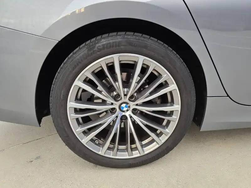 vehicleImage