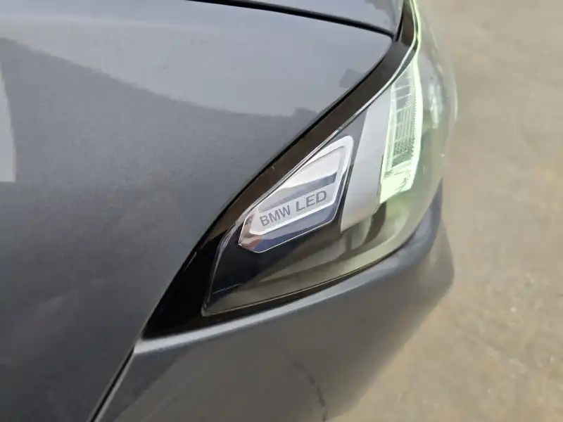 vehicleImage