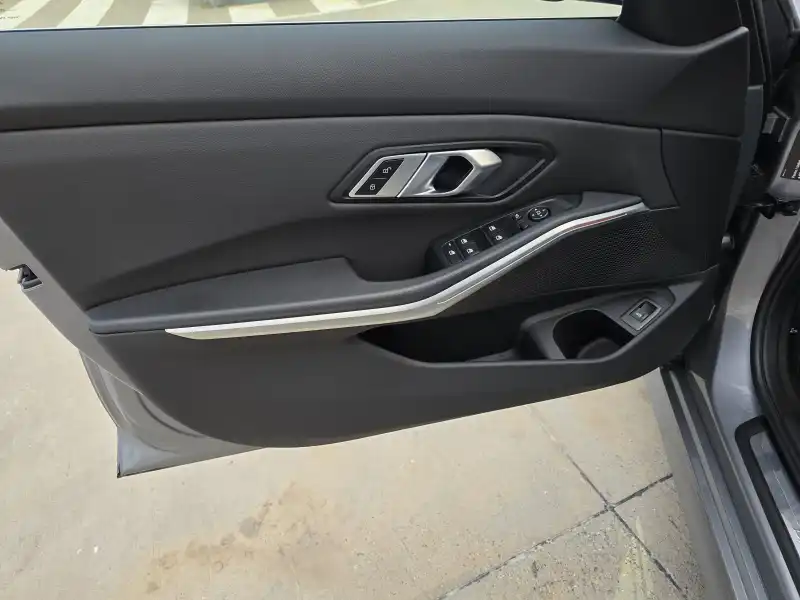 vehicleImage