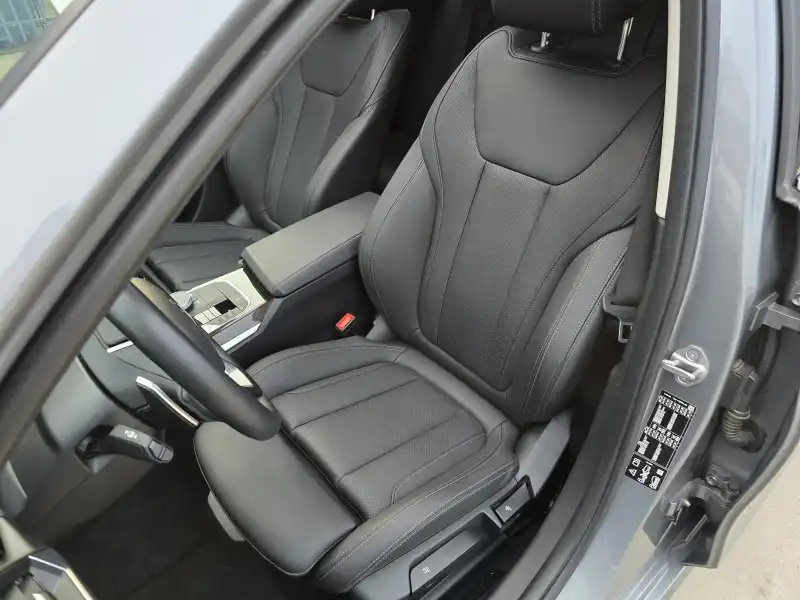 vehicleImage