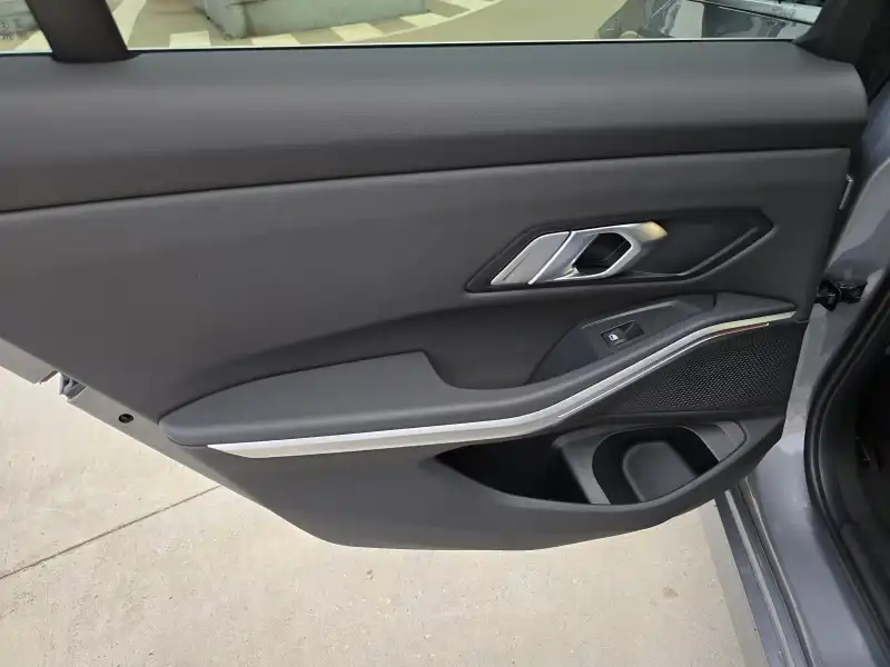 vehicleImage