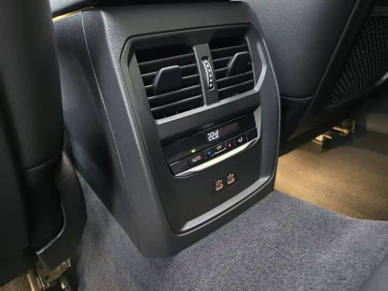 vehicleImage