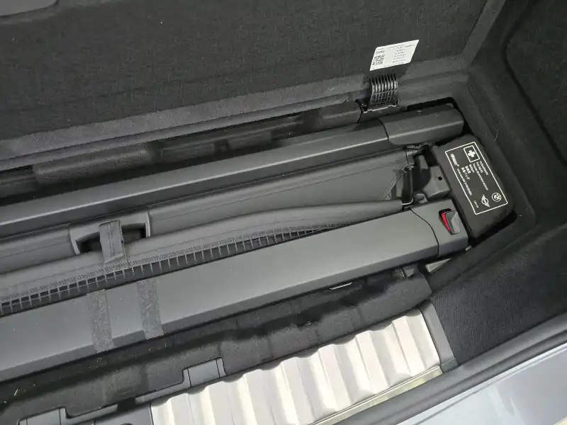 vehicleImage