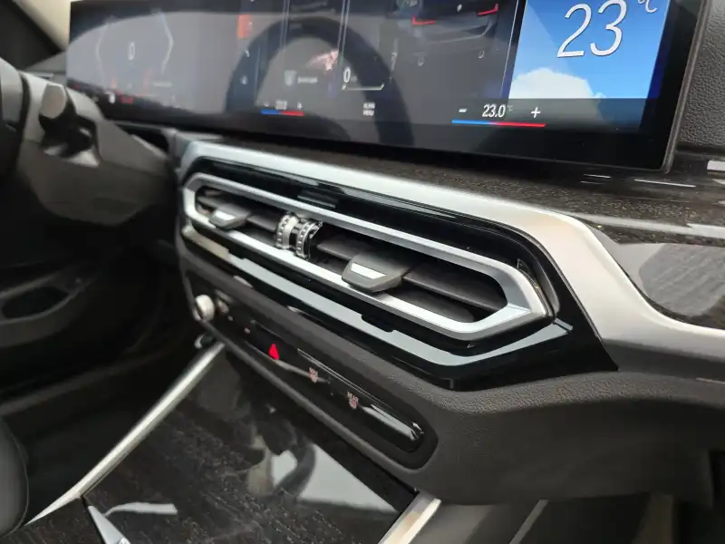 vehicleImage