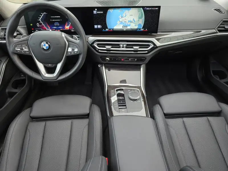 vehicleImage